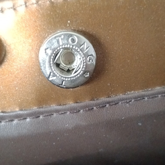 Vintage,Elegant Brown Tote Bag with Versatile Style - Picture 11 of 12